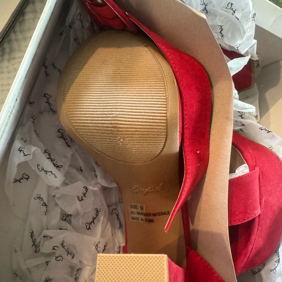 ❤️👠 Red Platform Taper Heels 👠 ❤️ - Picture 4 of 6